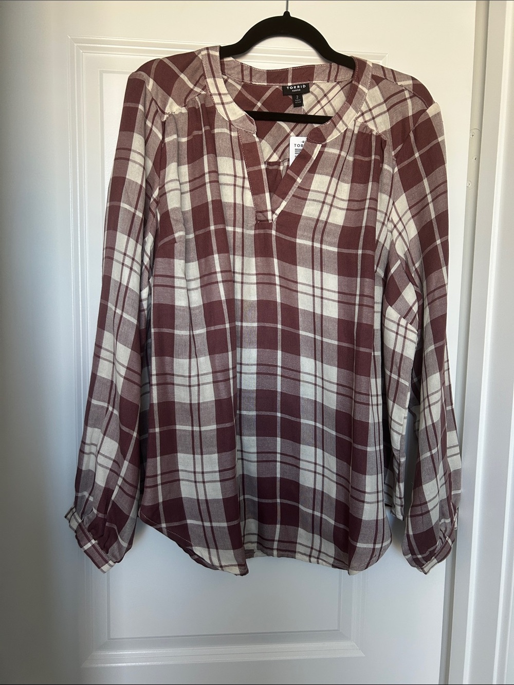 torrid mauve and cream plaid V-neck tunic blouse